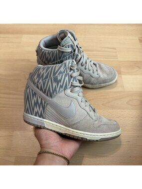 Nike Dunk Sky High Beige 543258-003 Women’s Size 7 Pre-owned No Box